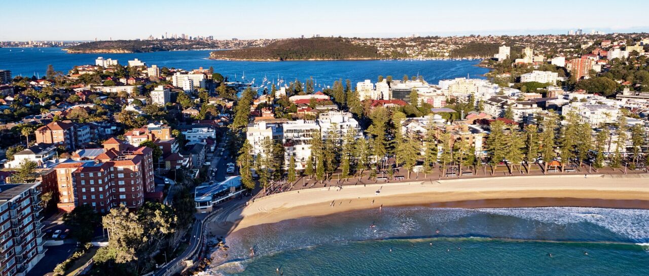 club-wyndham-manly-beach-aerial-view-overlooking-blue-beach-white-sand